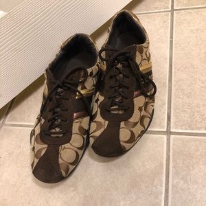 Coach Signature sneaker with gold detail